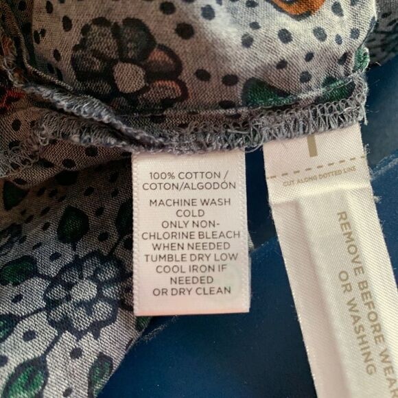 Loft off shoulder flutter sleeve top. XS - Picture 5 of 6